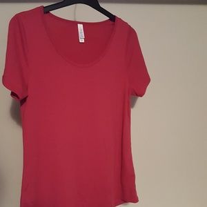  LULAROE NWOT RED DARK PINK CLASSIC TEE M